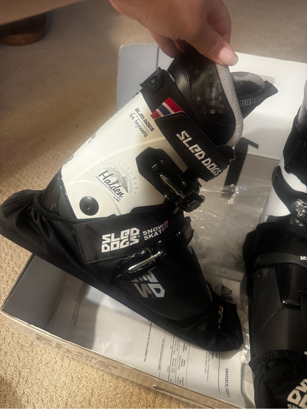 Sled Dogs Snow Skates With White & Black Shell